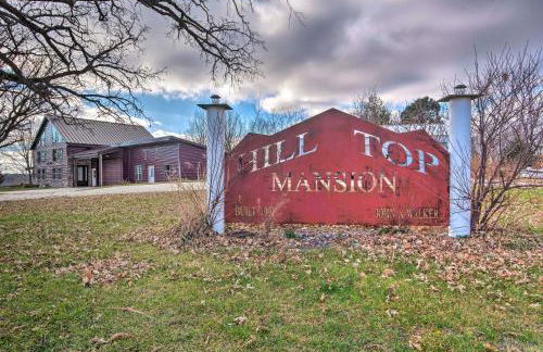 St Charles Hilltop Mansion with Mod Interior! - Foto 26