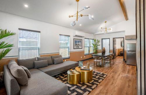 HTX Ultra Chiic Suite #1 - Photo 23