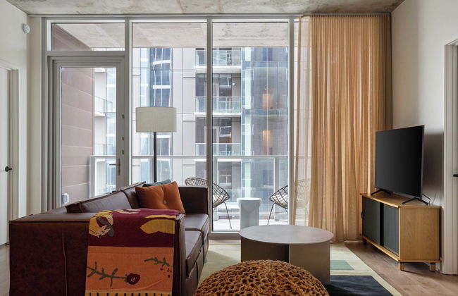 New Austin High Rise w/ Luxe Amenities Rooftop Pool, Gym, Yoga Studio & More! - Foto 3