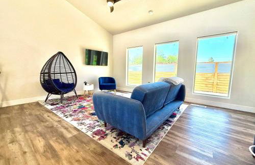 Timber & Tin H 2Bed 2Bath w Pool & Rooftop Deck - Foto 25