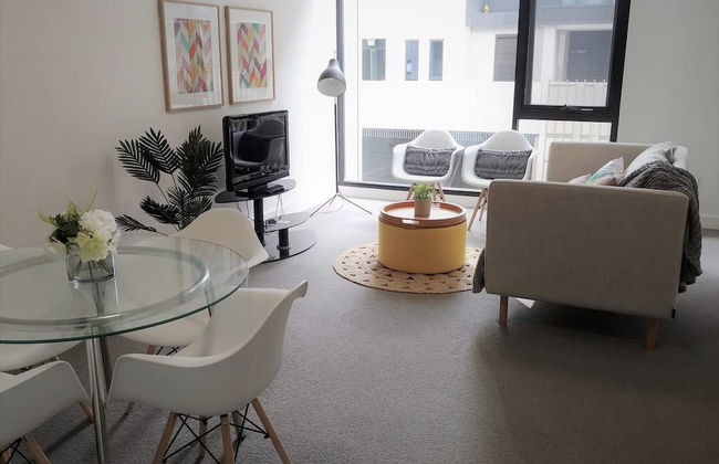 Luxury 1 Bedroom 1 Study With 1 Parking - Photo 9