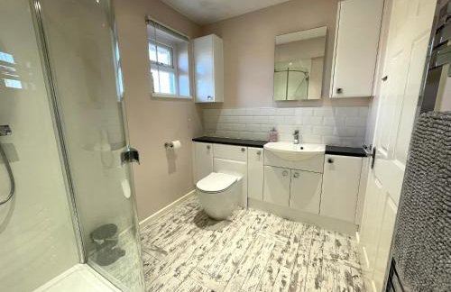 Dassia-Rural Bungalow, Dog Friendly with Hot Tub Near Gurnard - Foto 25