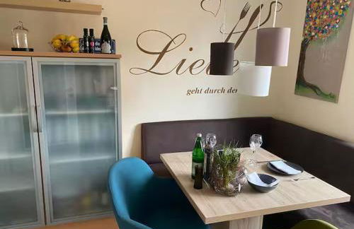 Möblierte Wohnung mit Balkon - Foto 1