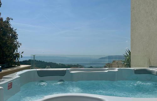 Luxury Adria Makarska - Sea & Mountain View, Whirlpool and Free Parking - Foto 3