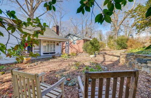 Unwind Fireside and Walk to Dtwn! Tyron Retreat - Foto 27