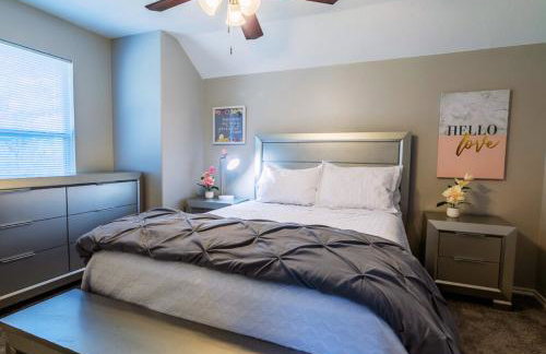 Cozy & Modern 5BR Smart Home with Yard and BBQ - Foto 10