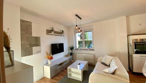 HOCHWERTIGE Ferienwohnung mit 7qm Balkon, Netflix, Kaffeeautomat, RainShower Bad - Foto 2