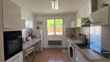 Appartement les Mésanges en rez de jardin -terrasse-2 chambres-parking - Foto 5