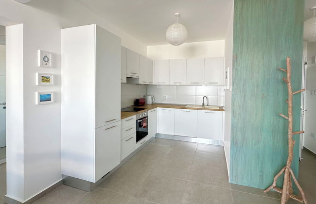 Cosy Apartment With Scenic Terrace Views - Photo 12