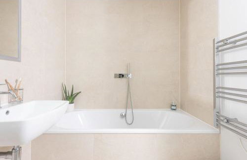 Sandyford, Holywell Bay - Sea Views - Walk to Beach - 2 Pets Allowed - Free Parking and WiFi - Foto 36