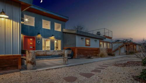 Timber & Tin G 2Bed 2Bath w Pool & Rooftop Deck - Foto 5