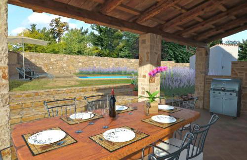 Cozy istrian stone villa Sasso with private pool - Foto 2