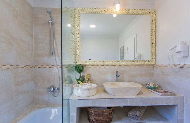 Luxury Villa Dolce Vita with Pool - Photo 23