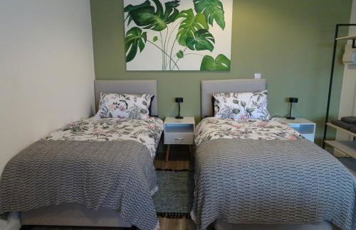 Modern Barn Conversion - Photo 2