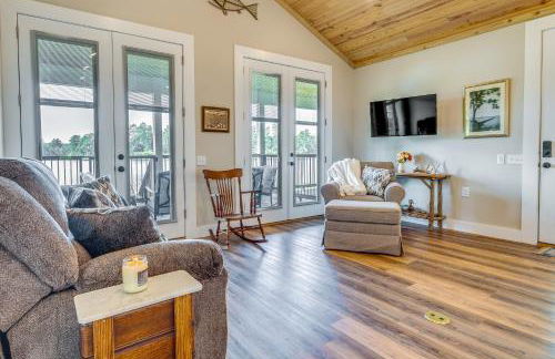 Escape to Nature Lakefront Jay Cottage with Views! - Foto 5