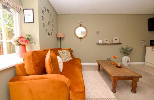 The Lilley Pad in Ludlow Cosy, Central, Perfect for Couples, Netflix & Parking Permit - Photo 12