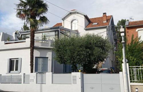 Appart indépendant, 1 lit deux personnes et 1 appoint Piscine Jardin Direct Gare Aéroport et jardin - Foto 3