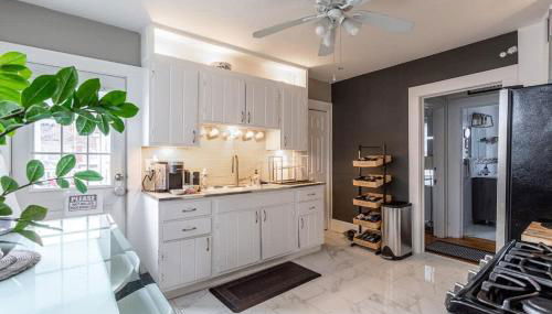 Bella room near downtown Train I-95 & beaches - Foto 3