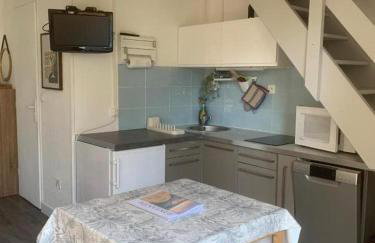Cottage cosy avec jardin, piscine et parking - Foto 12