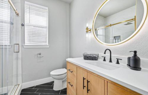 5BD 2BA Vacation Retreat w Pool Hot Tub & BBQ - Foto 30