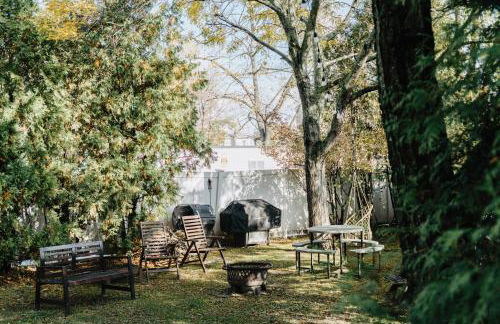 Urban Downtown Stamford Home 45 min to NYC with Garage And Yard - Foto 2