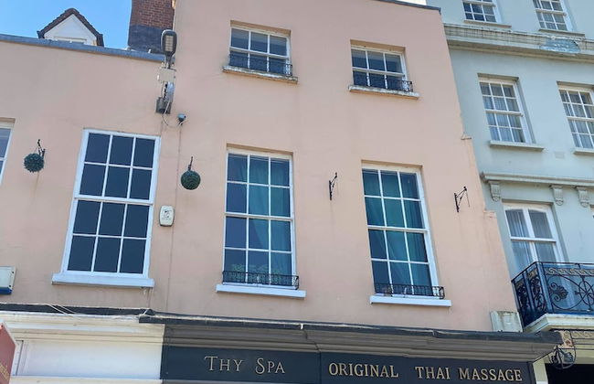 Guards View Windsor - Photo 16