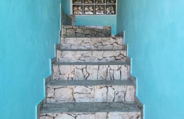 Lindo Apartamento, WiFi Rápido, 2 Banheiros, Suíte, Sala Confortável, Cozinha Completa, Microondas, Entrada Privativa, Perto do Shopping Pátio Matosinhos, 5 min do Centro Histórico - Foto 40