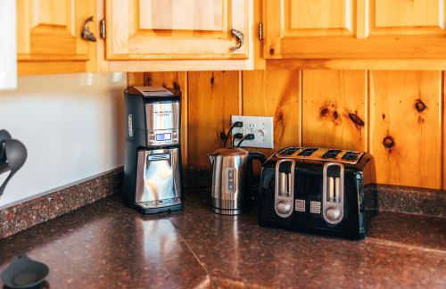 Ski Chalet w-Hot Tub, Only 3 min to Sunday River ski lifts! - Foto 26