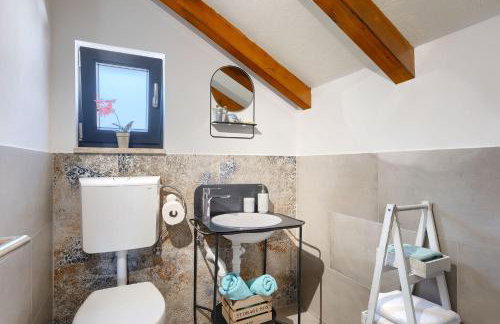 Romantisches Ferienhaus mit Jacuzzi, BBQ, WiFi - Foto 32