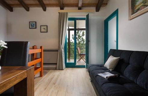 Pet Friendly Home In Trviz With Wifi - Photo 4