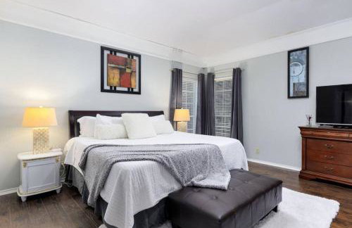 RARE FIND! Private Pool Hot Tub Spa Game Room Pool Heat Available Spring Special! - Foto 2