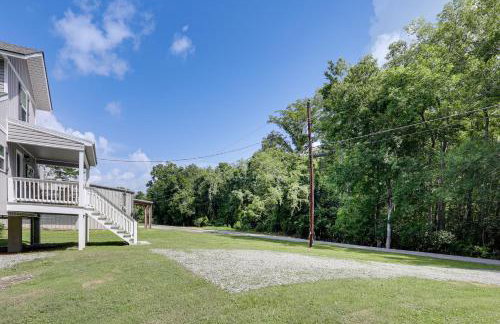 Riverfront Family Retreat w/ Yard in Saint Amant - Foto 27