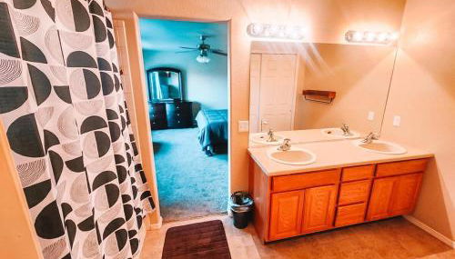 Hot Tub, King Beds, Pet Friendly Close to I25 - Foto 3