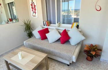 Lovely 1 bedroom apartment with sea views and pool - Photo 7