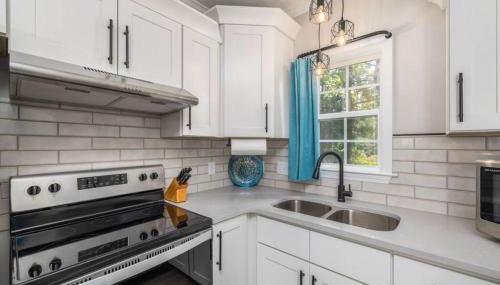 Quietude Place, Stylish 2 Bedroom House with Full Kitchen - Foto 2