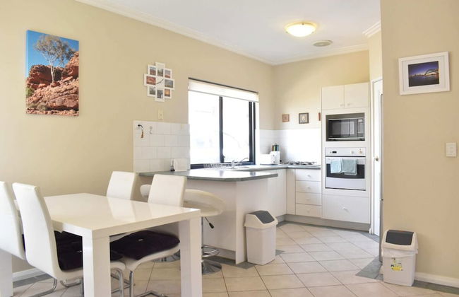 Comfortable 2 Bedroom With Serene Garden - Foto 4