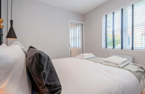 The Balham Hideaway - Photo 16