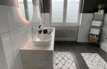 Apartment City Süd- 5 Zimmer_15 Personen _ Komplett_eingerichtet - Foto 4