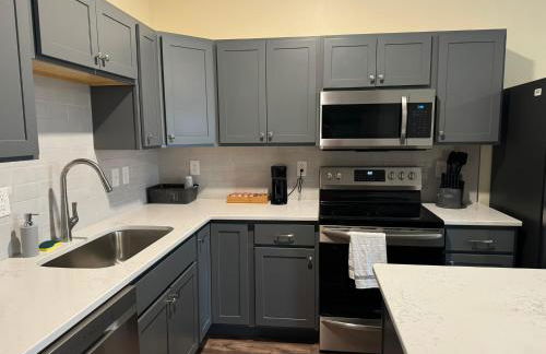 Walnut Street Near IU and Downtown B-Town - Foto 3