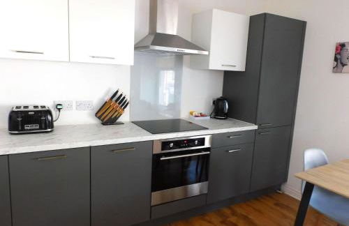 No 5 - Modern 2 bedroom Apartment in Lanark Town Centre - Foto 9