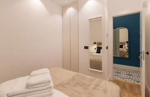 COURS SALEYA Renovated 3 Bedrooms 1 min to Beach Air Conditioning - Foto 16