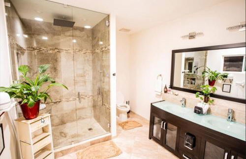 Buena Creek Vista Primary Subdivided Home with Views and Pool - Foto 40