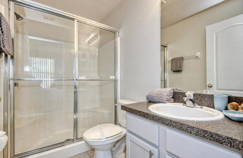 Sunny lake view villa with pool spa - close to attractions - Foto 40