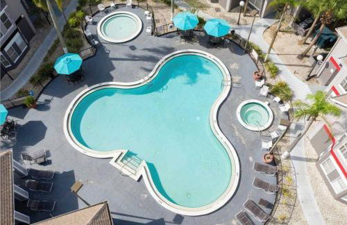 Whimsical Condo 1.5M from Disney - Foto 59