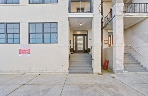 Modern 4BR 2BA Apt Steps to the Beach Open Living - Foto 36