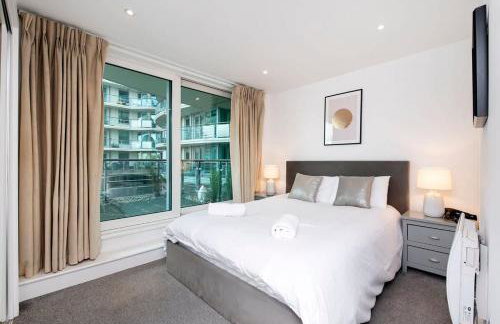 Central 2 bed with Large Terrace - Photo 5