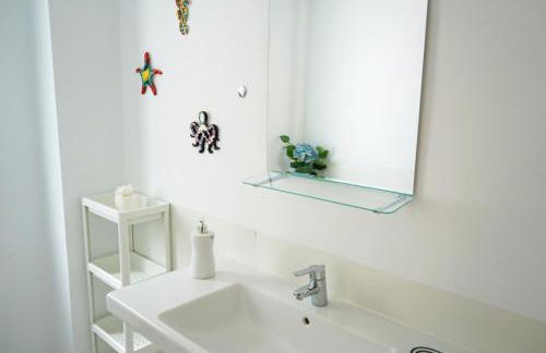 Casa Topacio, 3 bedrooms and 3 bathrooms in quiet street - Photo 11