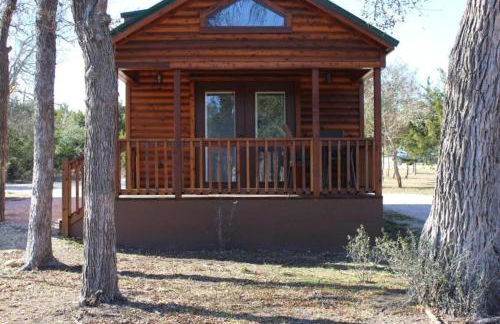 Log Cabin Rentals near San Antonio, Texas, Perfect for Weekend Glamping near Austin - Foto 13