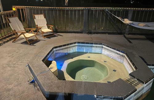 Farmhouse Oasis w Pool Heated Spa Treehouse and Game Room Located Centrally off I-4 - Foto 6