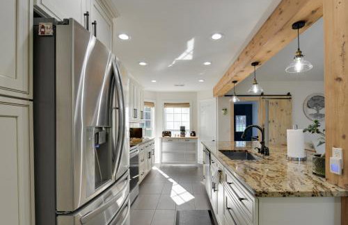 Spacious Winder Getaway with Hot Tub and Game Room! - Foto 9